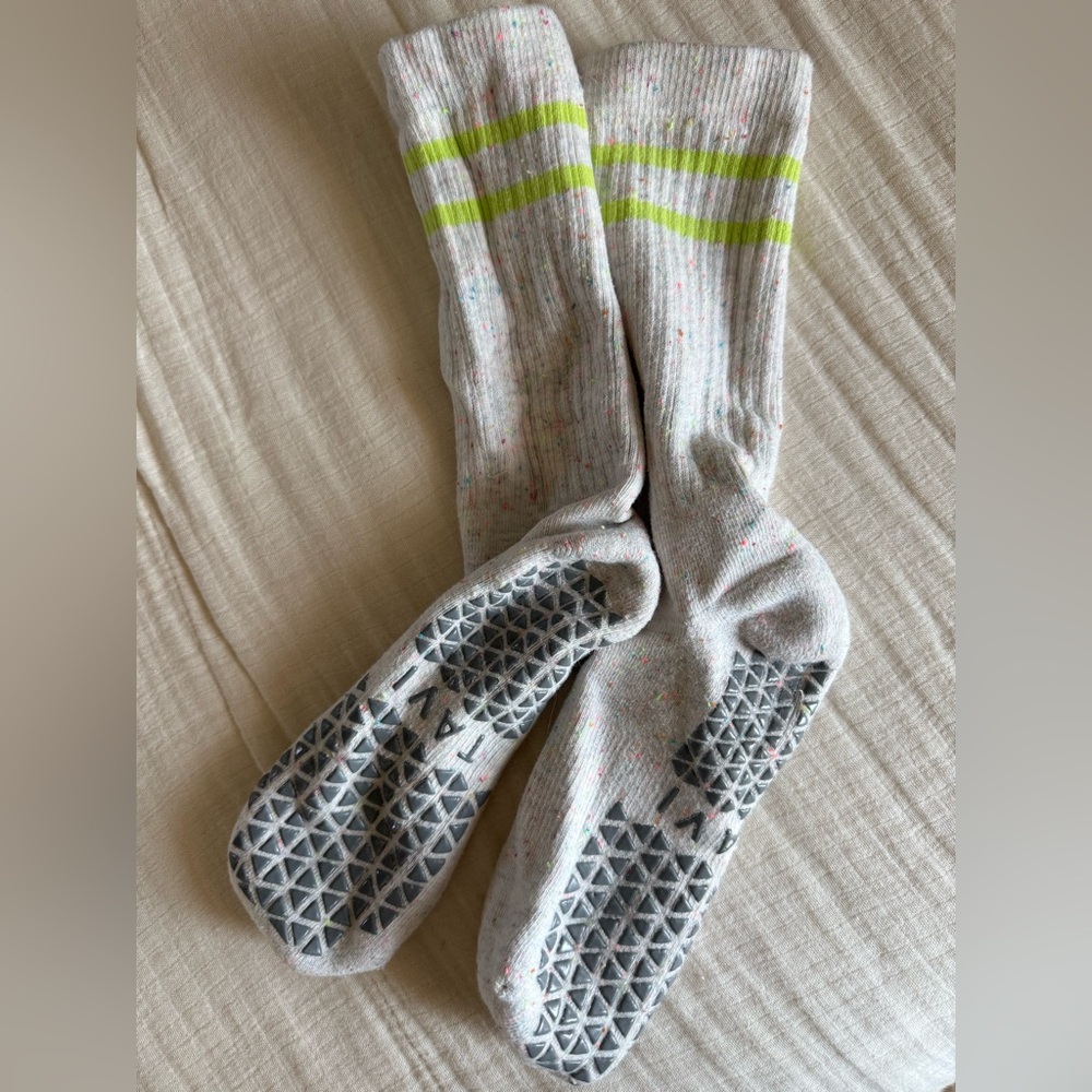 Tavi Crew Grip Socks 8.5-10.5
